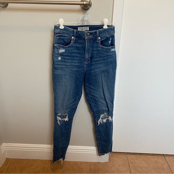 Abercrombie & Fitch High Rise Super Skinny Ankle Jeans - Picture 3 of 5